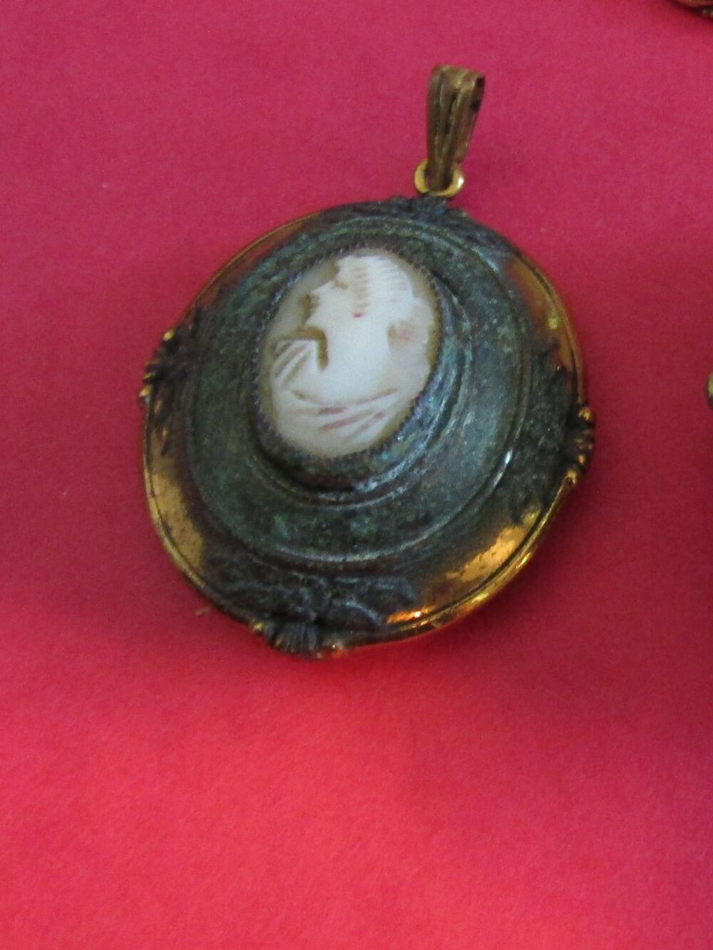 Vintage Victorian Revival Style CAMEO LOCKET PENDANT Mid-Century (circa 1950s)
